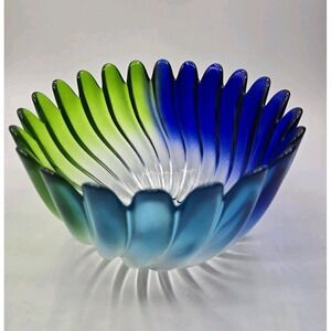 VTG 7.5in Studio Nova Swirl Solaris Art Glass Bowl Iridescent Blue Green Germany